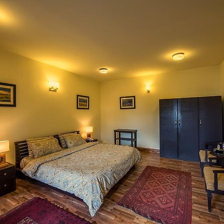 Hotel Arcadian Blue Pines à Murree Extérieur photo