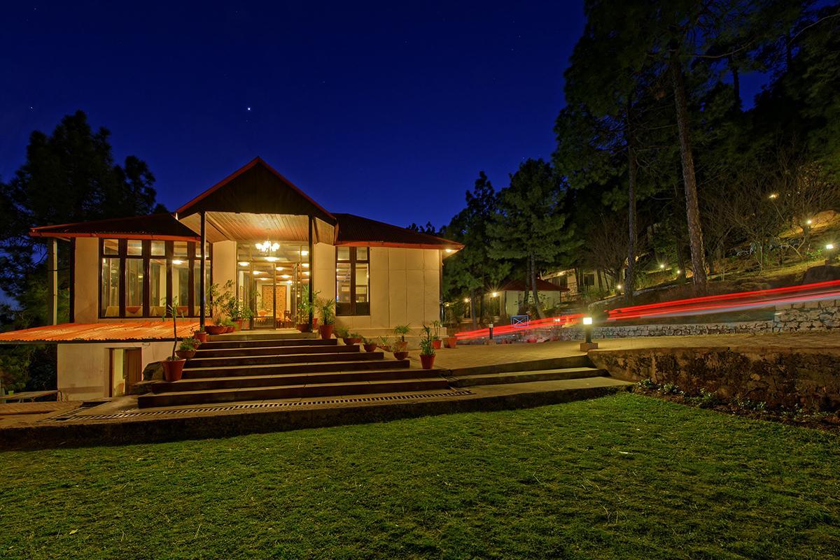 Hotel Arcadian Blue Pines à Murree Extérieur photo