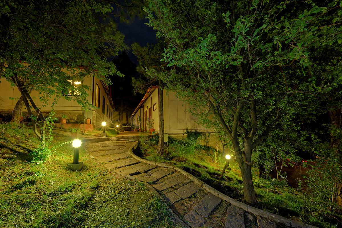 Hotel Arcadian Blue Pines à Murree Extérieur photo