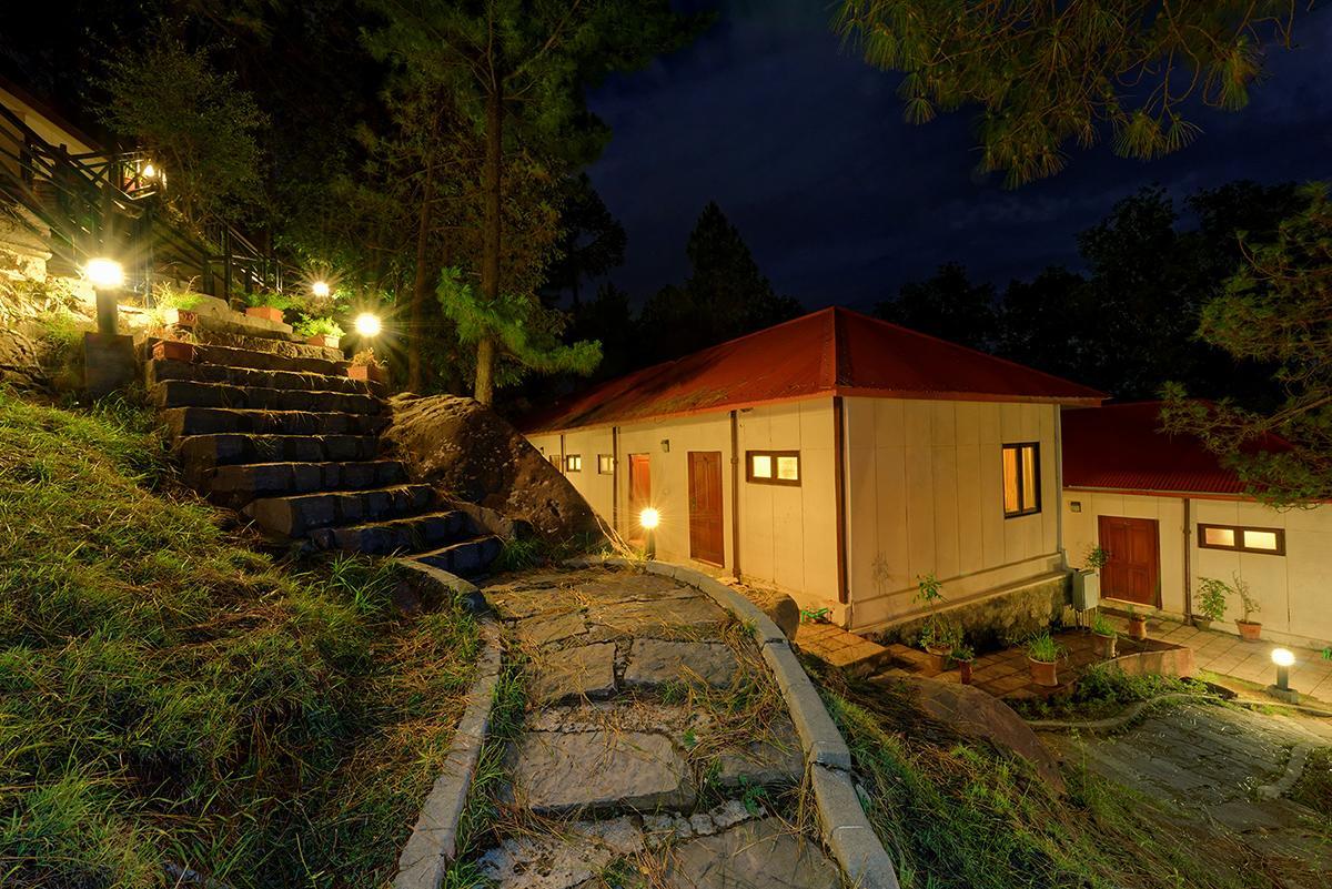 Hotel Arcadian Blue Pines à Murree Extérieur photo