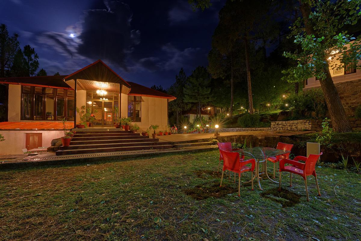 Hotel Arcadian Blue Pines à Murree Extérieur photo