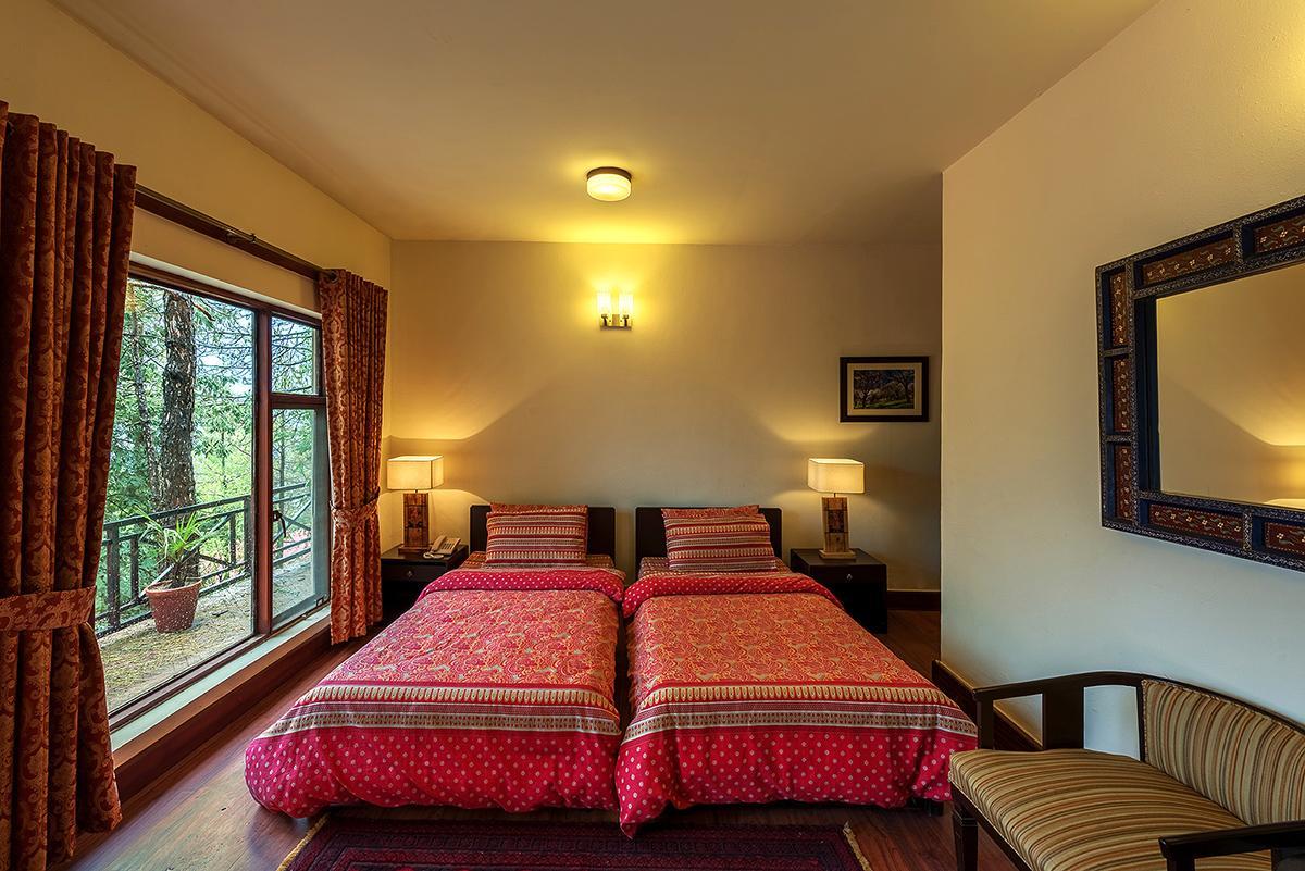 Hotel Arcadian Blue Pines à Murree Extérieur photo